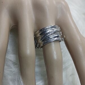 Paparazzi Textured Silver Ring Strech